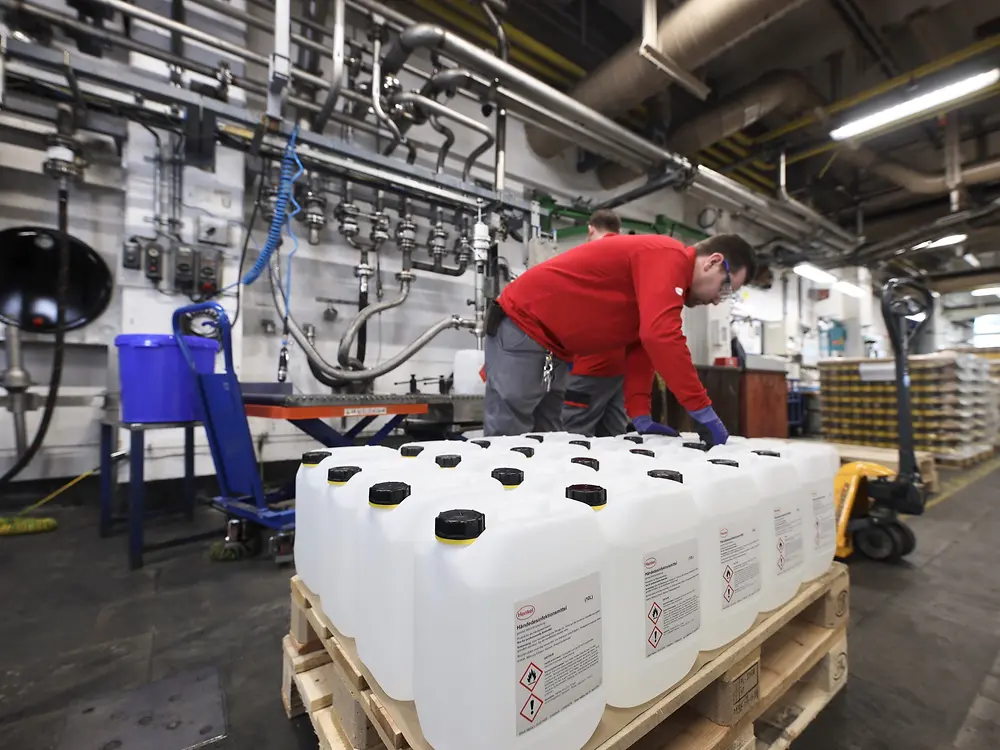 Henkel donates around 50,000 liters of disinfectant.