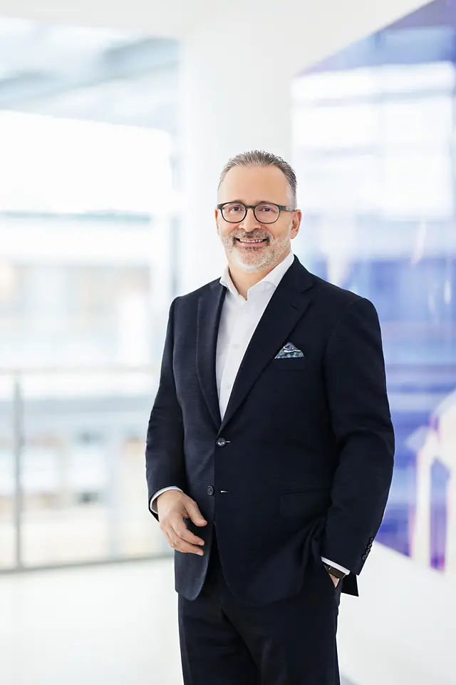 
Carsten Knobel ซีอีโอของ Henkel